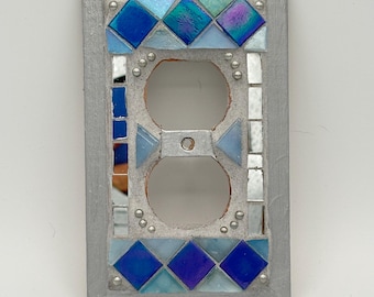 Placa de pared para enchufe con mosaico de azulejos de vidrio - enchufe dúplex estándar Azul y Plata