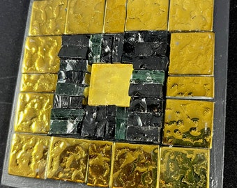 Plaque d'art mural en mosaïque - smalti mexicains noirs et carreaux de verre dorés