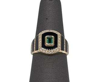 Pierścionek z żółtego złota 18K z diamentami i szmaragdem w czarnej emalii