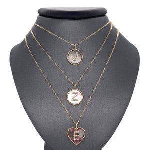 Collar con dije de letra de diamantes y cuentas de oro amarillo macizo de 14 quilates, nácar, nácar gris, collar con letras de cuentas, joyería