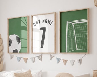 Impresiones de fútbol, arte de la pared de fútbol, decoración de la pared verde de fútbol, decoración de la sala de fútbol, conjunto de 3 imprimibles, cartel de fútbol, nombre personalizado Jersey acuarela