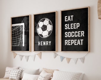 Retro Fußball Poster, Vintage Sport Wandkunst, Fußball Poster, 3er-Set Fußball, Jungen Dekor Fußball, Fußball Name, druckbare Kinderzimmer Kunst