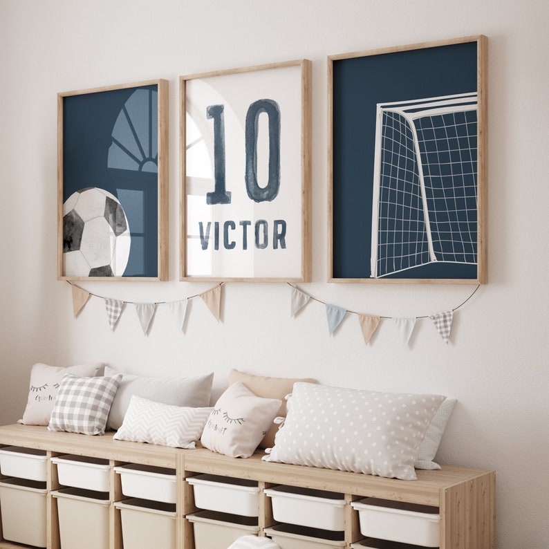 Fußball, Wandkunst, Fußball Poster, Fußball Drucke, Fußball Jungen, Kinderzimmer Dekor, Fußball Trikot Poster, benutzerdefinierter Name, Kinderzimmer zum ausdrucken Bild 1