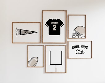 Conjunto de impresiones de fútbol de 6, decoración de guardería deportiva, camiseta con nombre personalizado, arte de pared de galería, impresiones descargables de fútbol, impresiones de dormitorio para niños pequeños