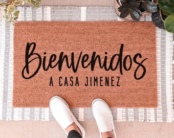 Bienvenidos doormat, Personalized Welcome Mat, Last Name Doormat, Personalized Door Mat, Housewarming Gift, Closing Gift, Spanish Doormat