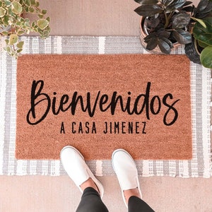 Bienvenidos doormat, Personalized Welcome Mat, Last Name Doormat, Personalized Door Mat, Housewarming Gift, Closing Gift, Spanish Doormat