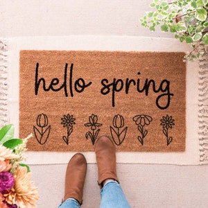 Hello Spring Doormat, Spring Door Mat, Flower Doormat, Flower Door Mat, Spring Decor, Flower Decor, Spring Welcome Mat, Floral Doormat