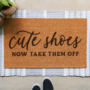 Cute Shoes Doormat, No Shoes Sign, Housewarming Gift, Funny Doormat, Lose The Shoes Welcome Mat, Funny Door Mat, Outdoor Doormat
