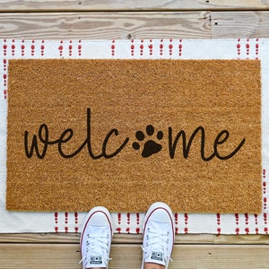 Dog Welcome Mat, Dog Door Mat, Custom Dog Doormat, Housewarming Gift for Dog Lover, Gift Ideas for Dog Lover, Dog Paw Door Mat, Outdoor Mat