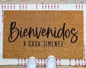 Bienvenidos doormat, Personalized Welcome Mat, Last Name Doormat, Personalized Door Mat, Housewarming Gift, Closing Gift, Spanish Doormat