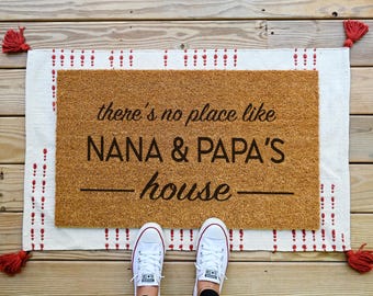 No hay lugar como el felpudo, felpudo personalizado con los nombres de los abuelos, regalo para los abuelos