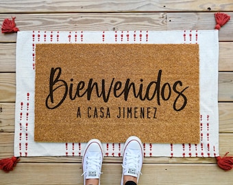 Bienvenidos doormat, Personalized Welcome Mat, Last Name Doormat, Personalized Door Mat, Housewarming Gift, Closing Gift, Spanish Doormat