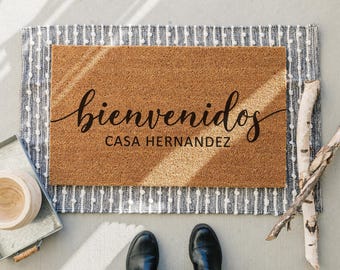 Bienvenidos doormat, Personalized Welcome Mat, Last Name Doormat, Personalized Door Mat, Housewarming Gift, Closing Gift, Spanish Doormat
