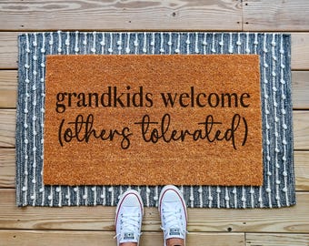 Felpudo "Bienvenidos nietos" (se toleran otros), regalo divertido para abuelos, felpudo de bienvenida personalizado para el Día de los Abuelos.
