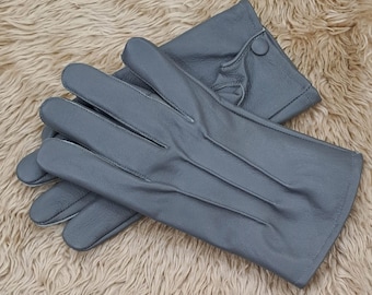 Men Lambskin Leather Driving Gloves with Snap Closure