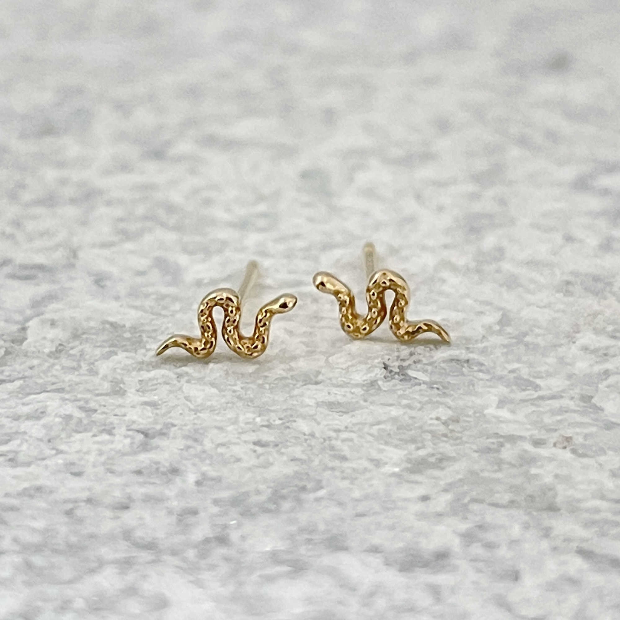 Orecchini a forma di serpente in oro / Gioielli a forma di serpente in oro massiccio 14 carati / Orecchini a forma di animale, alla moda e audaci, per uomo e donna