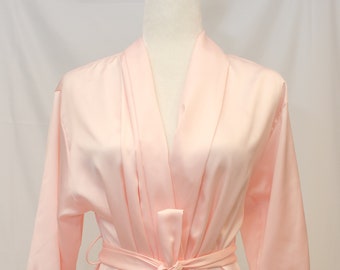Vintage Christian Dior Robe with beautiful Lace at Sleeves. Two Pockets