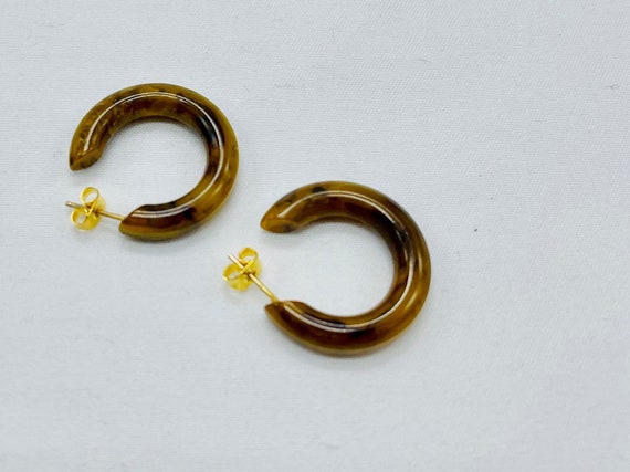 Vintage bakelite earrings deals