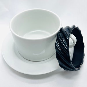 Vintage Black Lucite Bangle - Wave shaped Bangle