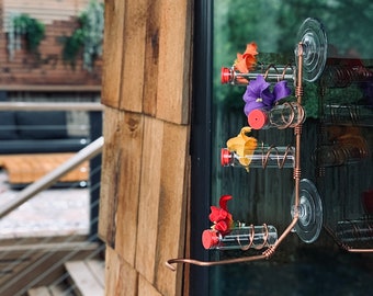 Comedero clásico para colibríes con ventana de 4 estaciones / Comederos dulces / Hecho a mano / Cobre y aluminio / Botellas de vidrio / Flores de seda