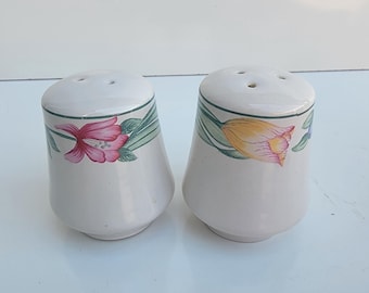 Oneida Select Collection Tulip Garden Vintage Stoneware Salt and Pepper Shakers Set