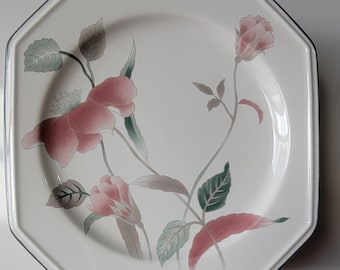 4x Mikasa Continental Silk Flowers Lunch Plates  Barely Used Pink Teal Flower