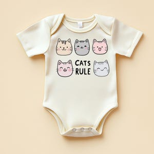 Body de bebé &quot;Los gatos mandan&quot;: un regalo divertido y adorable para los amantes de los gatos.