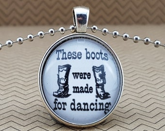 Spruchkette by Perletta 'These boots were made for dancing' handmade individualisierbar Geschenke Pferde Reiten Cowgirl Cowboy