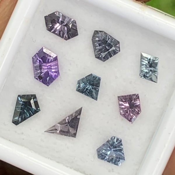 Natürliches Spinell Paket mit verschiedenen geometrischen Formen Fantasy Cut Gems 1.85 Ct / 9 Multicolor Lose Edelsteine für Schmuckherstellung