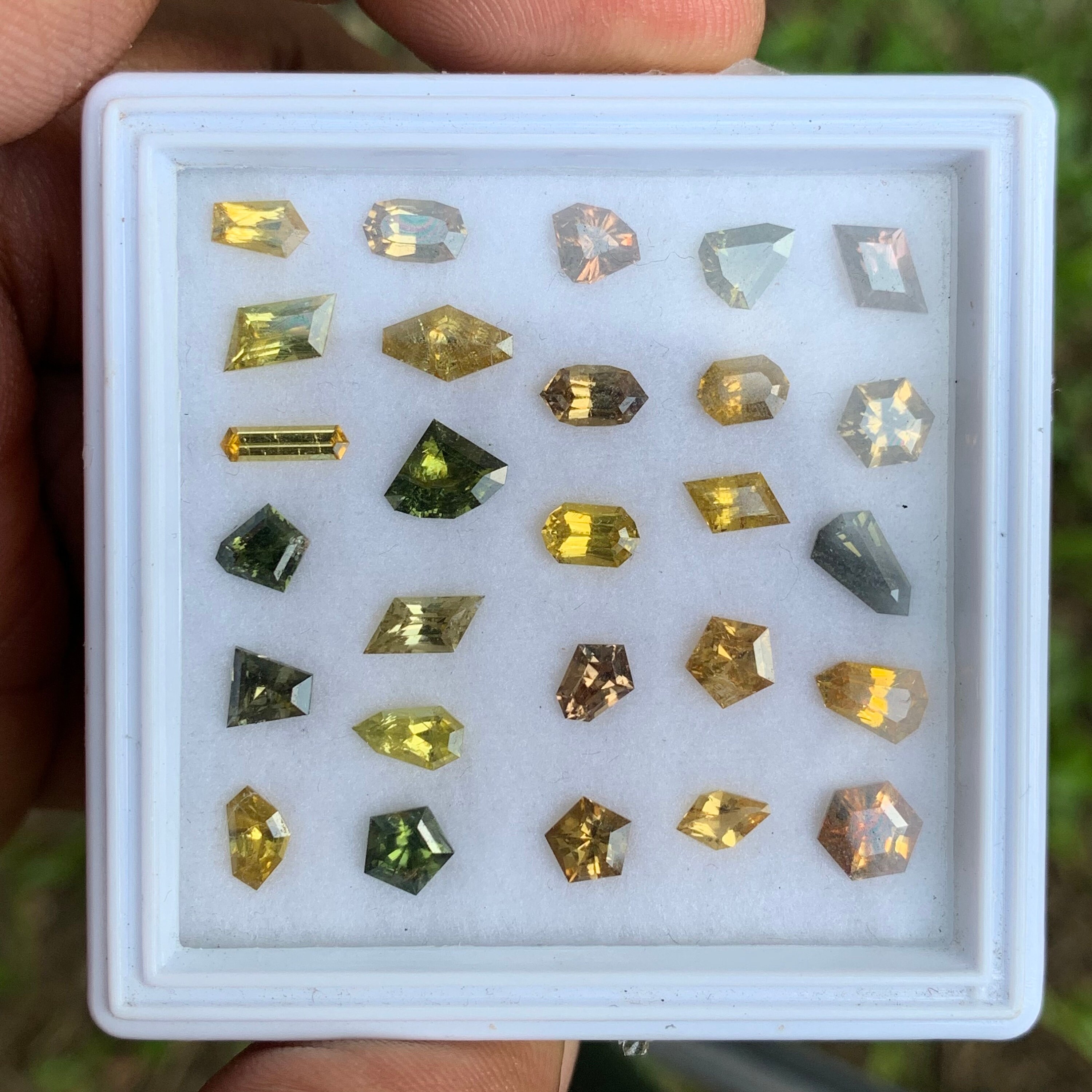 Zircon Geometric Shape Loose Gemstones Wholesale Parcel of