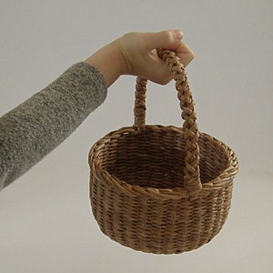 Flower girl basket rustic Small wicker basket with handle Wedding baskets for flower girls