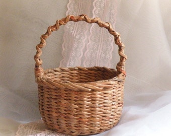 Flower girl basket with handle Rustic wedding basket Mini wicker basket Kids basket Round brown basket Gift basket Small girl petals basket