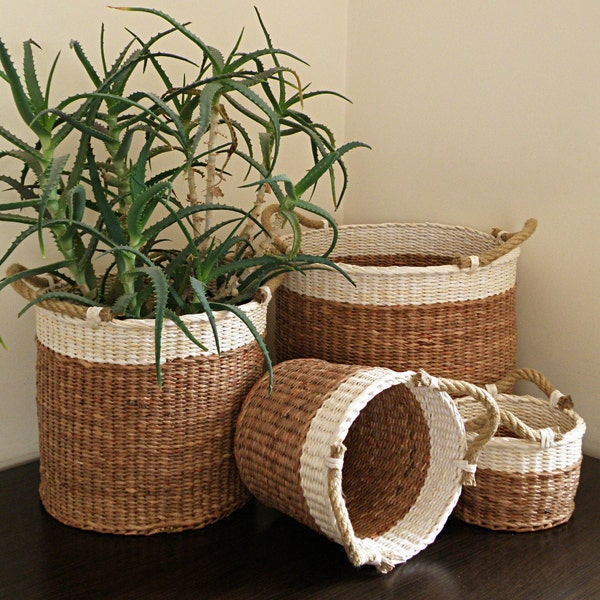 Storage basket first home gift for single woman Laundry wicker round basket Planters basket Garden wicker decor Hamper basket with handle