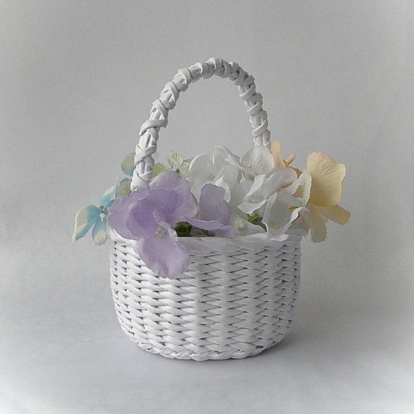 Flower girl basket with handle Rustic wedding basket Mini wicker basket Kids basket Round white basket Gift basket Small girl petals basket