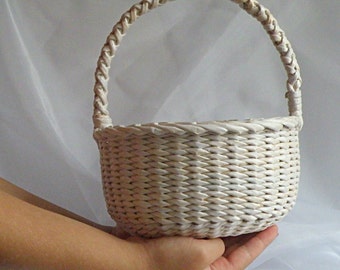 Beige wedding flower girl basket Round wedding basket with handle Mini wicker basket Kids basket Small girl basket Rose petal holder Natural