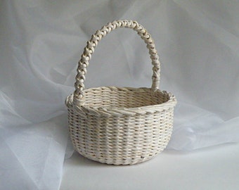 Light beige wedding flower girl basket Round wedding basket with handle Mini wicker basket Kids basket Small girl basket Beige wedding decor