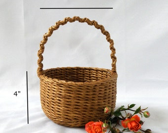 Wicker rustic wedding flower girl basket Garden wedding Modern flower girl basket Brown round petal basket with handle Boho Basket Decorated