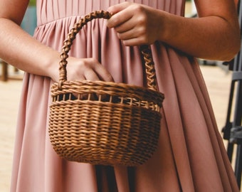 Flower basket for a rustic wedding Bridesmaid flower girl basket Garden wedding Modern flower girl basket Brown petal basket Easter basket