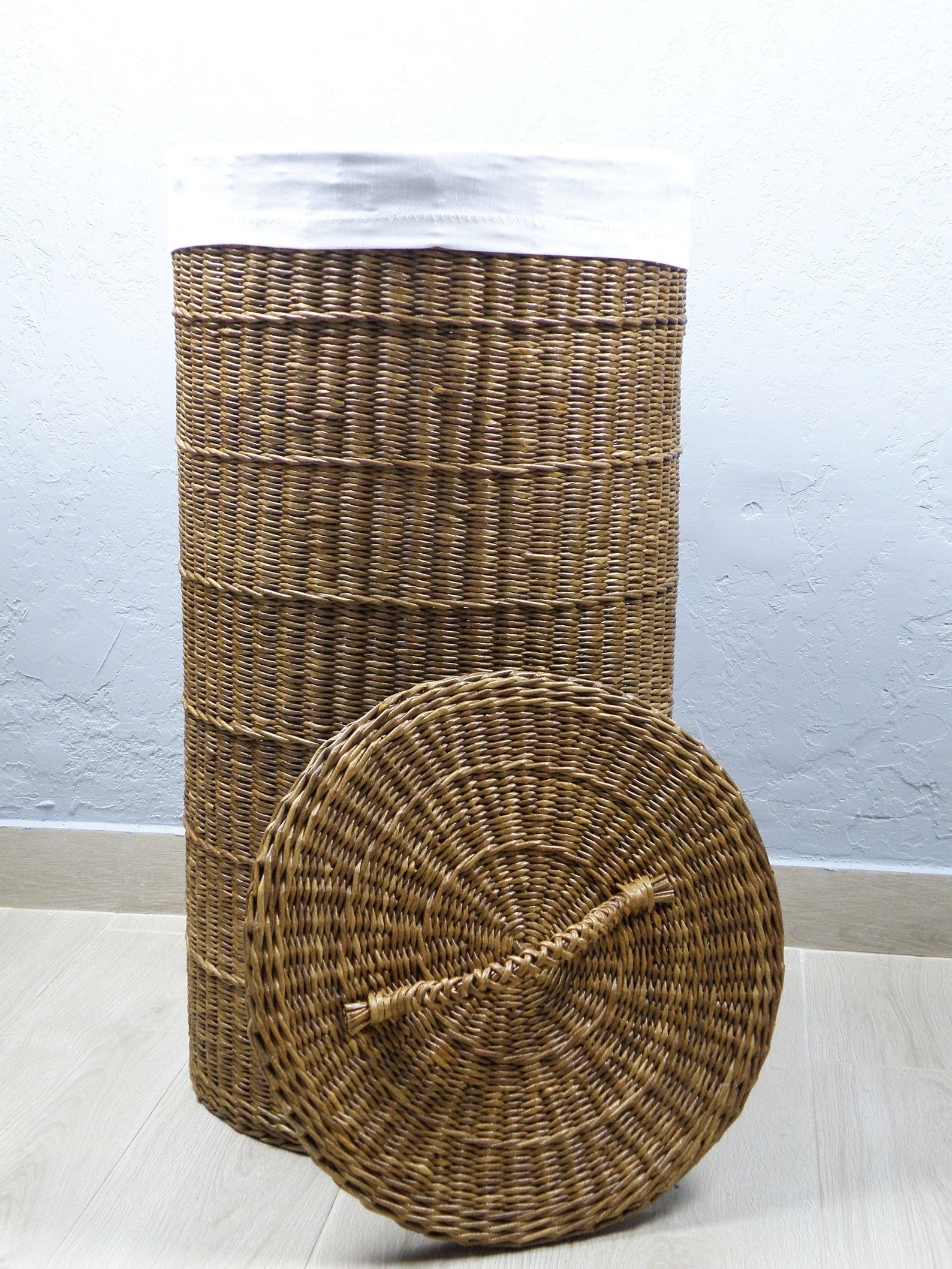 Tall Wicker Round Brown Basket With Lid Deep Laundry Basket Woven Large ...