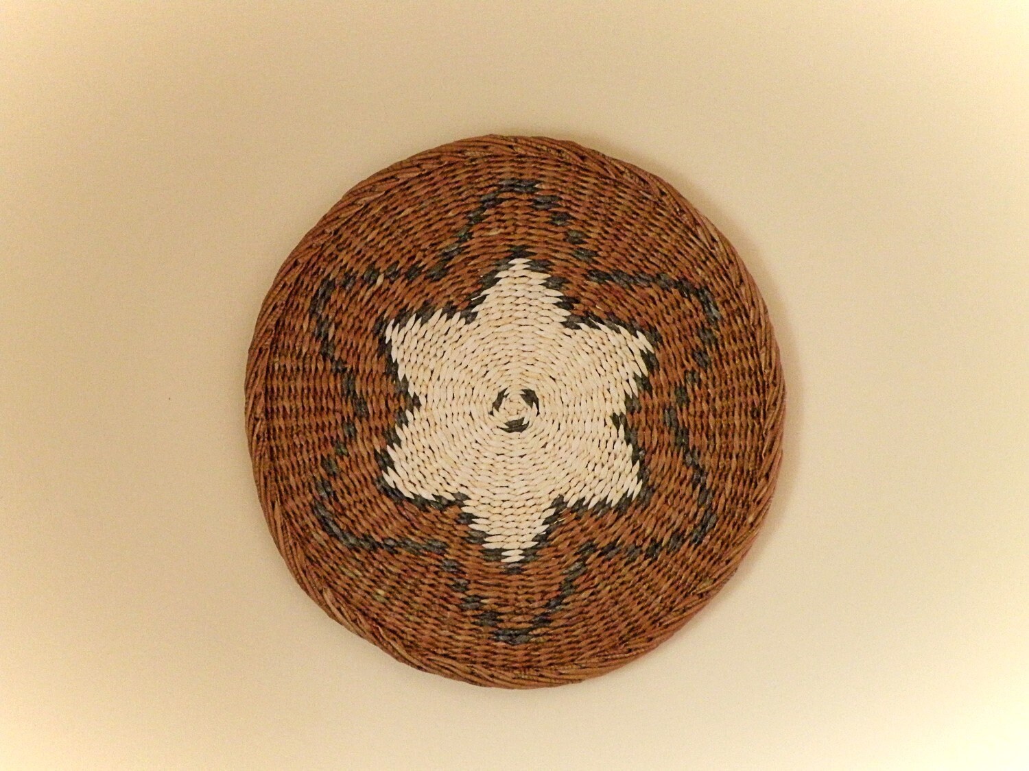 Round woven disc wall decor 16 Inches Discs African basket Etsy