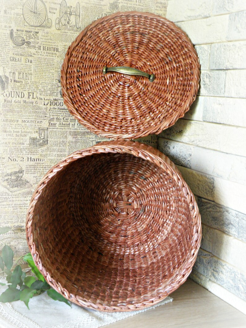Wicker terra cotta basket with lid Woven large storage