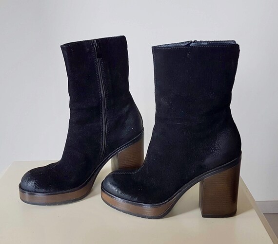 90s chunky platform boots
