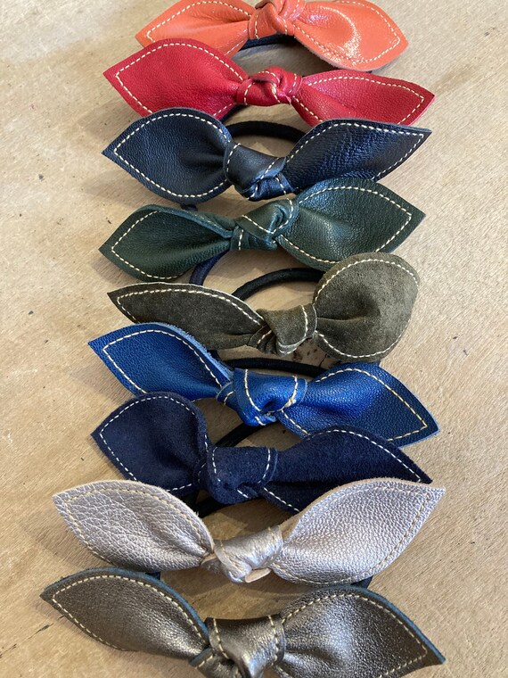 ✨? CC ? 100% Leather Bow Hair Scrunchie ? Oversized Faux Leather Bow Scrunchie: Black Statement Hair  main image 2