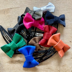 Small leather bow barrette