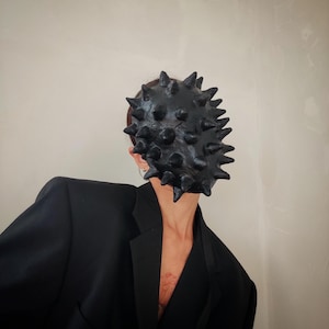 Maschera nera con punte/maschera horror/maschera di cartapesta fatta a mano/maschera cieca/maschera gotica/maschera cosplay/regalo per lui