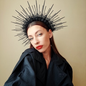 Gothic crown  Witch crown Halloween headband Black halo headpiece Black flower crown