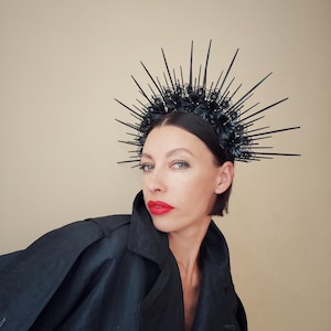 Black halo crown /Gothic Flower Wreath/  Flower crown  / Met Gala Crown/ Halloween headpiece