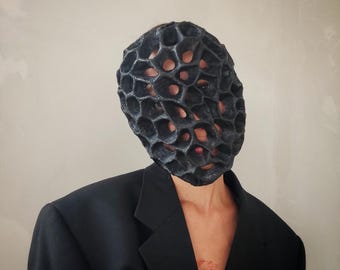 Schwarze Maske im Gothik Stil mit Löchern/ Pappmache Maske/ Blind Maske/ Halloween Maske/ Wasteland Maske/ Horror Maske