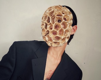 Maschera dorata in stile gotico con fori/ Maschera in cartapesta/ Maschera da cieco/ Maschera di Halloween/ Maschera del deserto/ Maschera horror