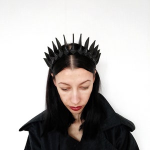 Leather black crown in gothic style/ king crown / medieval crown/ Halloween crown